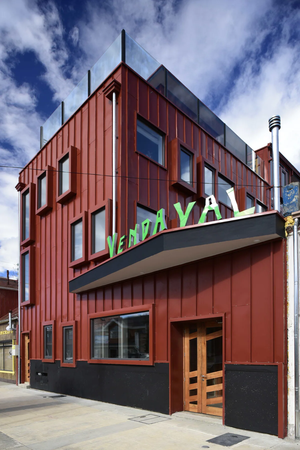 Digital nomads travelling Puerto Natales, Chile. Couple travel, slow travel, working remotely, vegan travel, budget travel. Affordable accommodation to visit Torres Del Paine.